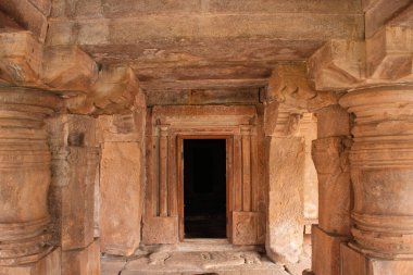 Eski bir Badami Mağara Tapınağı Karnataka