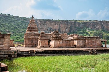 Sri Bhutanatha Gudi Badami 'nin arka planı