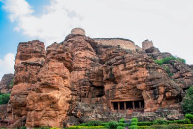 6. yüzyılın kaya oyukları Badami, Karnataka
