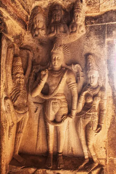 6. yüzyılın Bhagirath görüntüsü Ravana Phadi mağara tapınağı Aihole, Karnataka