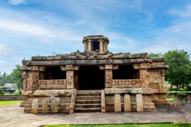 8. yüzyıl Chalukya Shiva Tapınağı Aihole, Karnataka