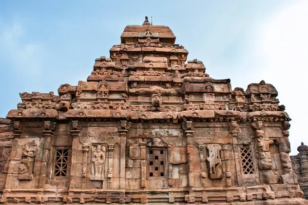 Pattadakal 'daki antik Galgantha tapınağının dikiz görüntüsü