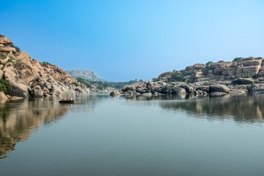 Tungabhadra nehrinin manzarası Hampi, Karnataka