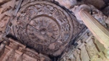 Durga Tapınağı 'nın tavan manzarası Aihole Hampi, Karnataka