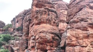 Karnataka 'daki Badami mağaralarının tepe manzarası.