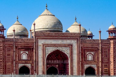 Tac Mahal Agra 'daki Mimari Kızıl Camii