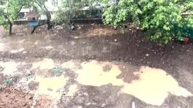 Gök gürültülü fırtına yazın kavurucu sıcaklıktan kurtulmamızı sağladı.