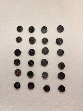 Butan 'da Matrum madeni para koleksiyonu olarak da bilinir.