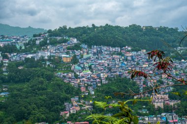 Sikkim 'deki Rumtek Manastırı' ndan Gangtok Şehri manzarası