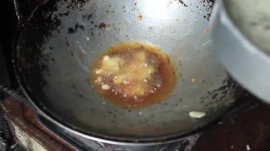 Gereh 'i kızartma işlemi ya da tavada kızgın yağlı tuzlanmış balık..