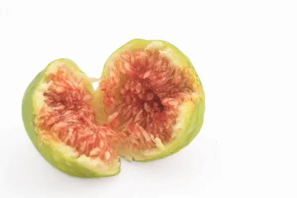 Beyaz arka planda meyveli incir yeşili veya Ficus carica var. İncir Yeşil Ürdün