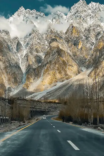 Stock image A Sun Kissed View of beautiful mountains from Pakistan. a fantastic click of beautiful mountain view from road. Autumn season in northern area of Pakistan