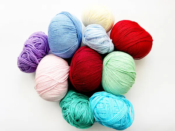 Örgü İçin Yün Yün Toplarının Canlı Spektrumu