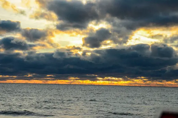 Sunset Lake Coloful Clouds —  Fotos de Stock