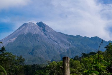 Endonezya 'nın Java Adası' ndaki Merapi Dağı 'nın muhteşem manzarası..