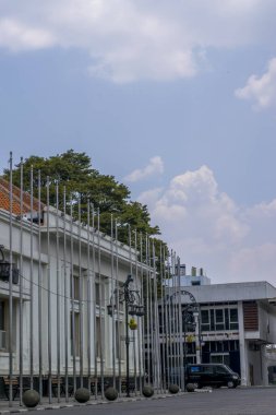 Asya-Afrika binası Bandung 'un merkezinde bulunan bir müzeye dönüştü. Müze bölgesinden bir THC (Tawada Sağlık Hizmetleri) aracı geçerken görüldü..