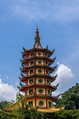 Sabahları Avalokitesvara pagoda Semarang, Central Java, Endonezya 'da bulunur. Pagoda, turistler için çok popüler bir yerdir. Buradan manzaranın tadını çıkarırlar..
