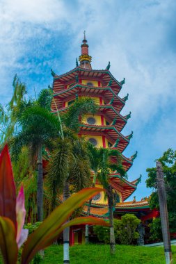 Sabahları Avalokitesvara pagoda Semarang, Central Java, Endonezya 'da bulunur. Pagoda, turistler için çok popüler bir yerdir. Buradan manzaranın tadını çıkarırlar..
