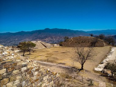 A Meydanı, Atzompa, Oaxaca, Meksika arkeolojik alanında. Atzompa, büyük Monte Alban Medeniyetinin Unesco Miras Alanının bir parçasıdır..