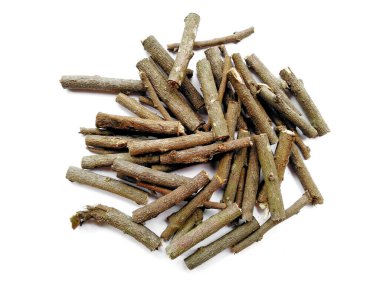 Dal, makro kuru dalları beyaz arka planda, kırpma yolu ile yalıtılmış huş ağacına koyun. Ağaç dalları beyaz arka planda izole edilmiş. Beyaz arkaplanda izole edilmiş odun yığını veya ağaç çubukları