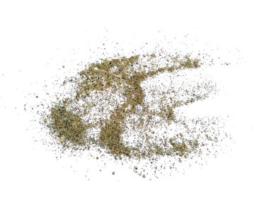 Beyaz arka planda izole edilmiş kumsal yığını. Kesme yolu olan kum tepeciği. Kum tepecikleri beyaz arka planda izole. Kum plajı dokusu