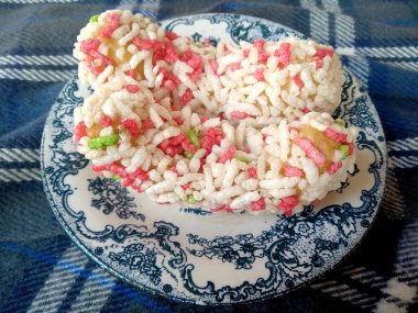 Geleneksel Endonezya mutfağı yemekleri. Kue Maco veya Jajan Macho. Kue Maco Endonezya yemeği basit ve lezzetli. Endonezya sokak yemekleri. (Cemilan / Makanan Ringan veya Atıştırmalıklar )