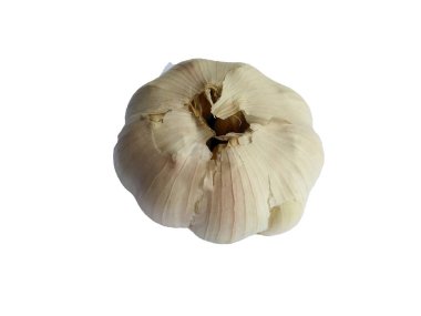 Beyaz arka planda beyaz soğan. Beyaz arka planda kırpma yolu ile izole edilmiş taze sarımsak. (Taze sarımsak )