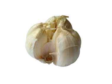 Beyaz arka planda beyaz soğan. Beyaz arka planda kırpma yolu ile izole edilmiş taze sarımsak. (Taze sarımsak )