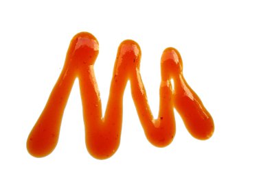 Beyaz arka planda izole edilmiş acı biber sosu birikintisi. Beyaz arka planda kırmızı biber sosu. Dökülmüş acı biber sosu.