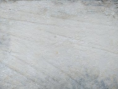 Kirli ve eski kumtaşı duvar dokusu. Yosun, gözenekli, çatlak ve yıpranmış kumtaşı duvarların soyut dokusu. (Duvar dokusu duvar çerçevesi ve duvar arkaplanı olarak kullanılabilir )