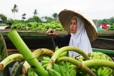 Pasar Terapung veya yüzen pazar Banjarmasin, Güney Kalimantan, Endonezya