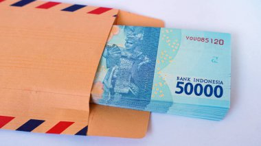 Endonezya rupia banknotu, kahverengi zarf içinde kadın dansçı resmi, 50,000 rupiah