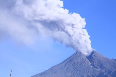 Eruption of Mount Merapi in November 2010 clipart