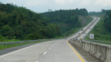 Öğlen Trans Java paralı yolu KM 449