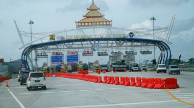 Öğlen Demak Toll Kapısı