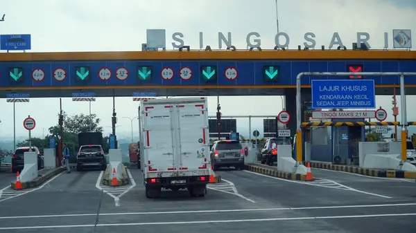 Malang, Endonezya. 5 Nisan 2024. Gündüz Singosari gişe kapısı