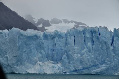   Glaciar Perito Moreno, en el Lago Argentino, Santa Cruz vilayeti, en la Patagonya Arjantin, Parque Nacional Los Glaciares, Arjantin. Una de las maravillas del mundo.                                                           
