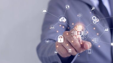 Dijital dönüşüm teknolojisi, IOT, internet gibi şeyler. Fikirlerin dönüşümü ve teknolojinin dijital çağda benimsenmesi, küresel iş yeteneklerini artırıyor. Ai