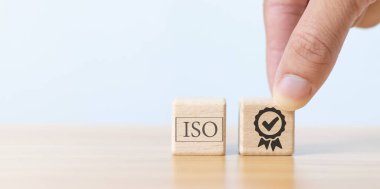 ISO kelime ahşap küp kalite kontrol kavramı ISO standart güvencesi
