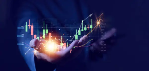 İş adamı satış verilerini ve ekonomik büyüme grafiğini analiz eder İş planlama ve strateji önceliği borsa Dijital Pazarlama Online Pazarlama
