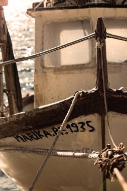 Denizde balıkçı teknesi