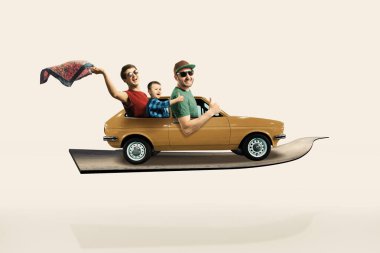 Aile arabayla dünya turu yapıyor..