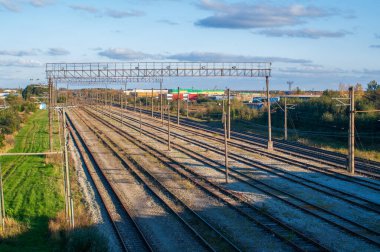 Tallinn 'in banliyölerindeki tren istasyonu