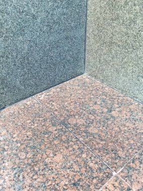 Şehirdeki granit fayanslar