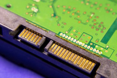 sabit disk soketini ve devre kartını kapat