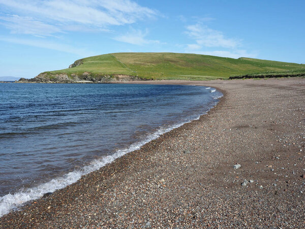 Вид на море. Морской пейзаж. Шетландские острова. Шотландия. Шетландские острова, также называемые Шетландскими островами, представляют собой архипелаг в Шотландии, лежащий между Оркнейскими, Фарерскими и Норвегией. Это самый северный регион Соединенного Королевства.