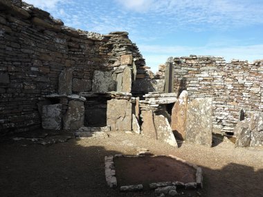 Gurness Broşu. Demir Çağı binaları. Aikerness Körfezi. Orkney Adaları. İskoçya. Gurness Broşu (İngilizce: 