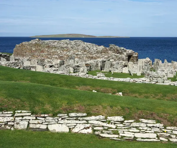 Gurness Broşu. Demir Çağı binaları. Aikerness Körfezi. Orkney Adaları. İskoçya. Gurness Broşu (İngilizce: 