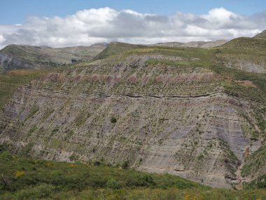 Maragua Krateri, Cordillera de los Frailes 'in geveze bölgesinde. Sucre yakınlarında, Bolivya 'da. Kratere giden İspanyol öncesi bir patikada ünlü bir yürüyüş..