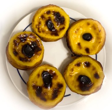 Lezzetli kremalı kekler, tipik Belem, Lisbon..